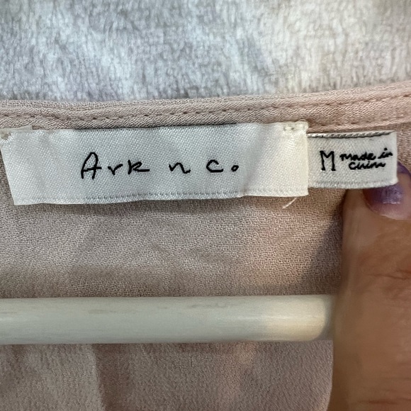 LACE EMBROIDERY LAZER CUT BEAUTIFUL PALE PUNK M MEDIUM TOP BLOUSE SEXY V 770 EUC - Picture 11 of 12